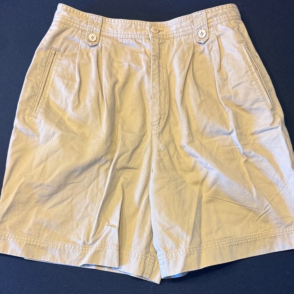 Liz Claiborne Light Tan Women's Bermudas / DG73